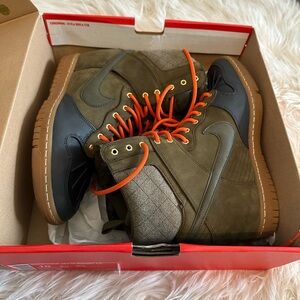 Nike Women’s Dunk Sky High Sneakerboot 2.0 “Dark Loden Anthracite”
